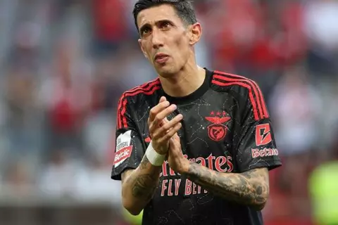 رسميًا.. دي ماريا يعلن رحيله عن بنفيكا البرتغالي